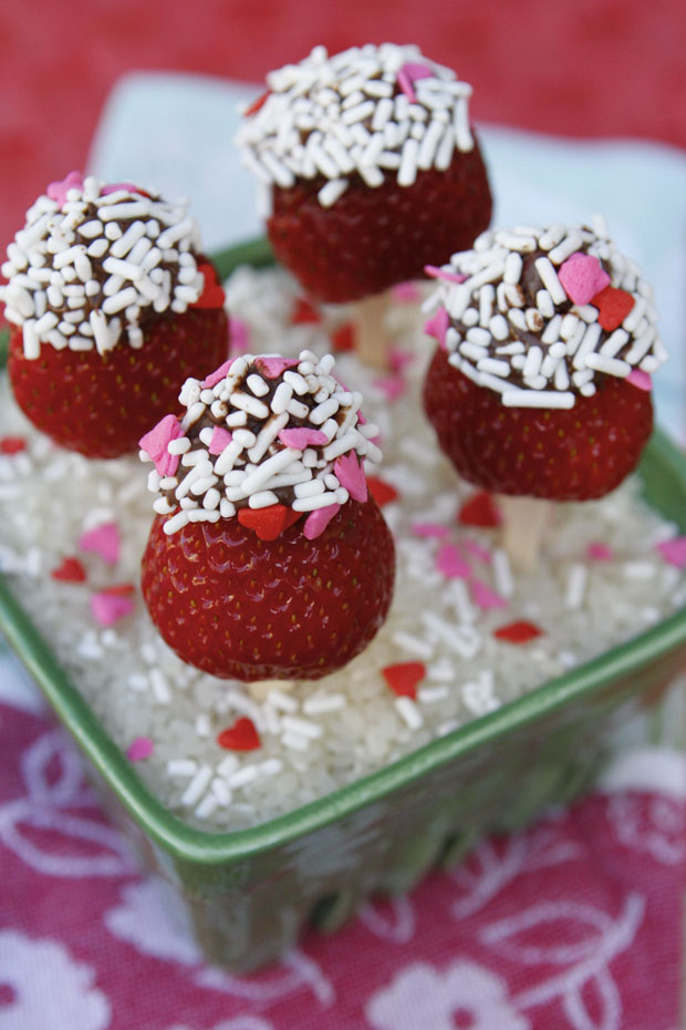 chocolate dipped strawberries with sprinkles